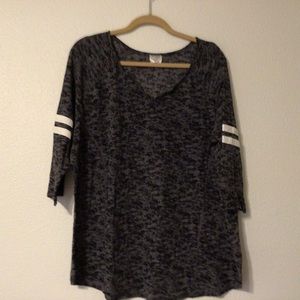 Danskin NOW Top. Light weight size 3X/3XG (22W-24W).